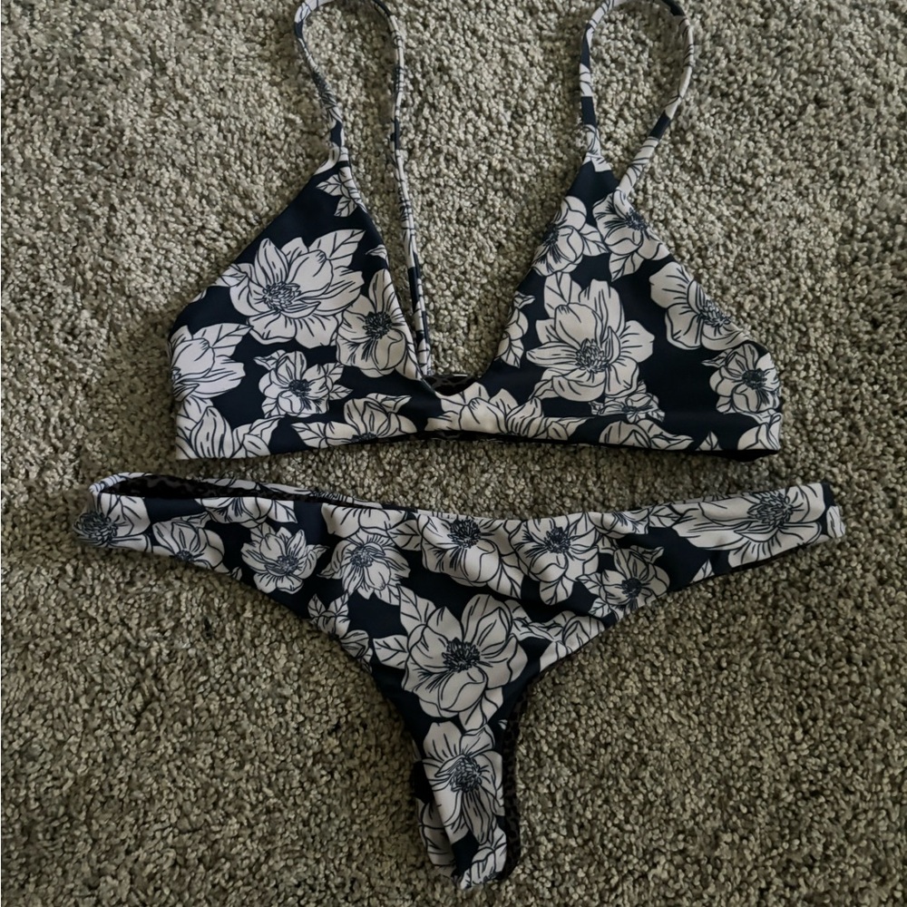 Acacia Blue Magnolia Set